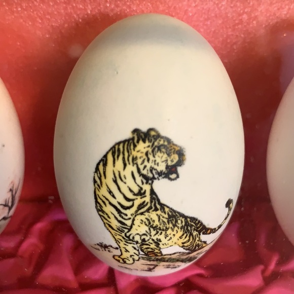 Vintage Hand Painted Japanese Eggs in Sealed Box - Picture 8 of 14